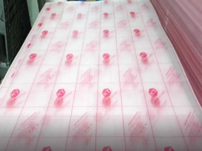 Tấm Mica Chữ Đỏ KT