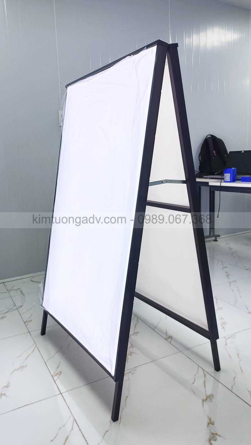 khung chân chữ A bảng đèn Led tranh rút siêu mỏng 2 mặt 0