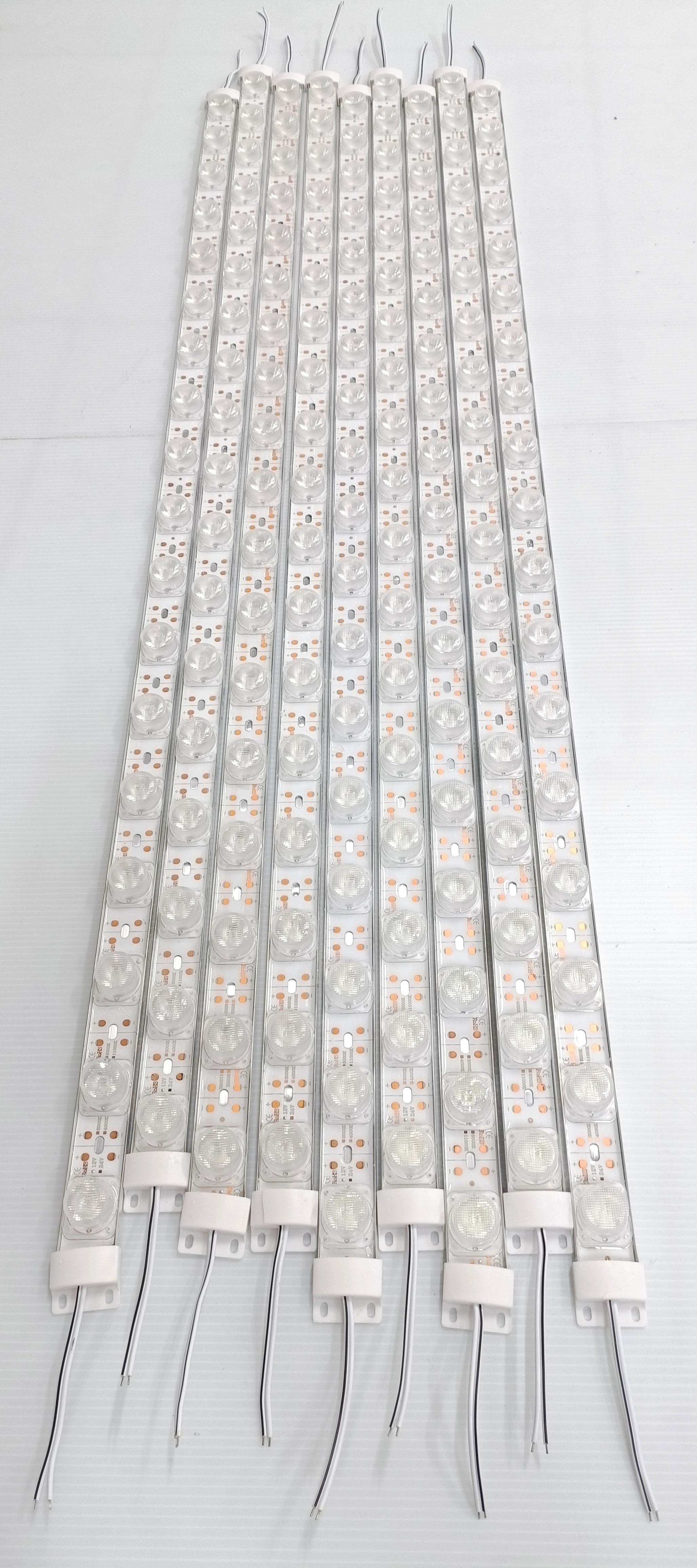 LED-thanh-12V-gan-canh-chong-mua-kimtuongadv