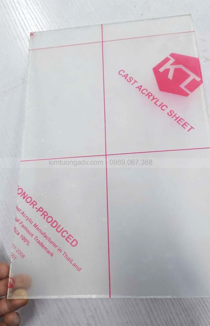 mica-chu-do-kimtuongadv